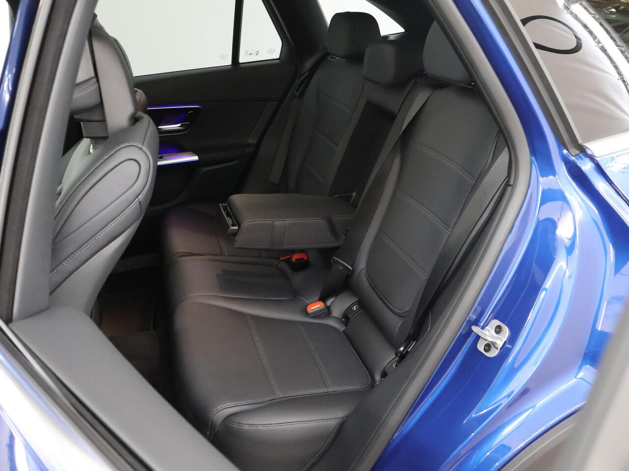 Mercedes-Benz GLC-KLASSE 300e 4MATIC Luxury Line | Panoramadak | Trekhaak | Distronic plus | Rijassistentiepakket Plus | Head Up display | 360 camera |