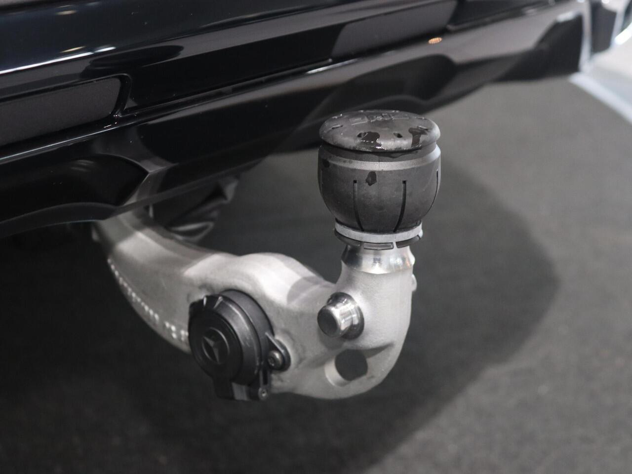 Mercedes-Benz GLC-KLASSE Coupé 300e 4MATIC Sport Edition | Panoramadak | Premium Plus | AIRMATIC | Burmester | Achterasbesturing | Rij-assistentiepakket