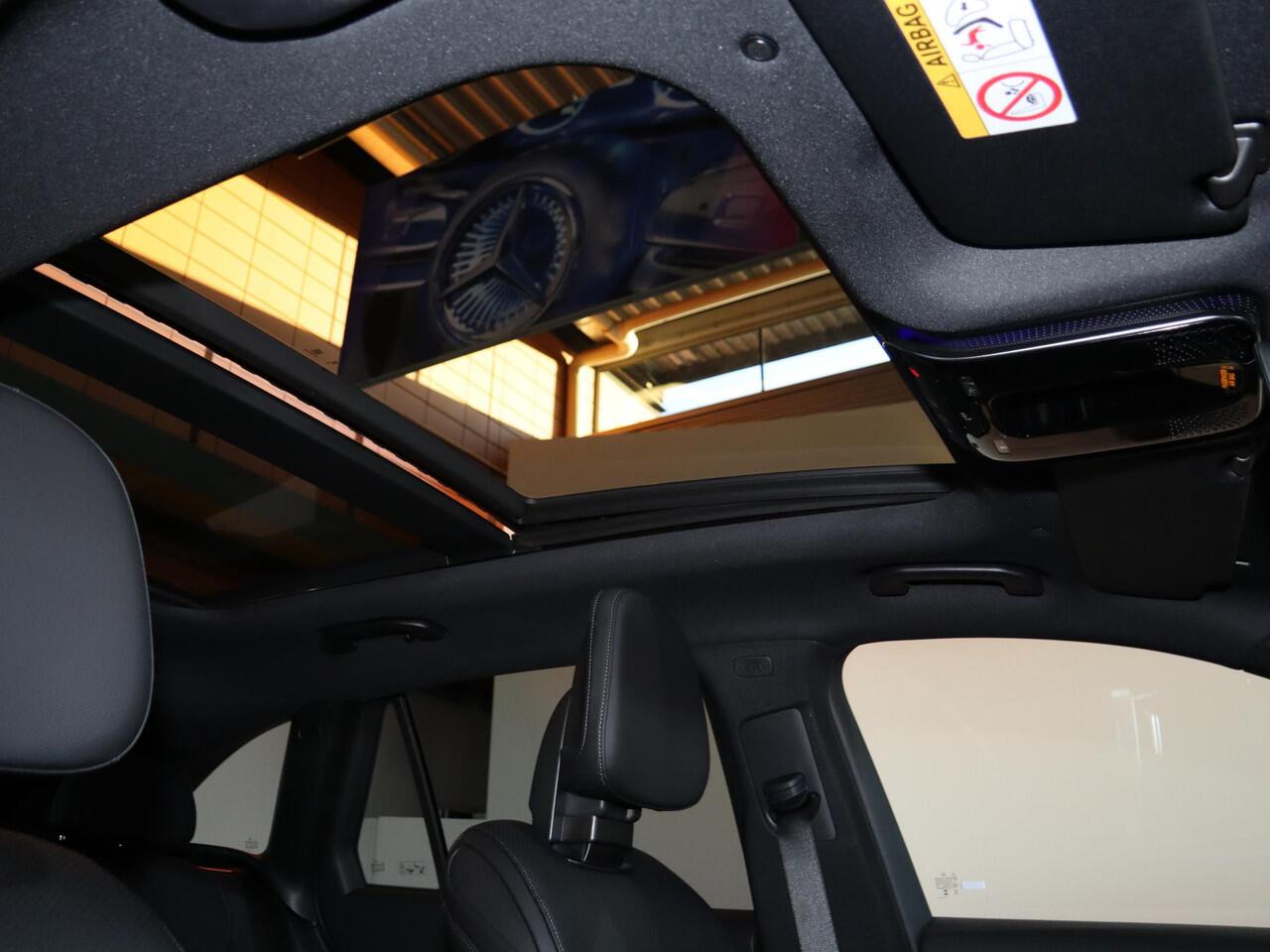 Mercedes-Benz GLC-KLASSE 300e 4MATIC Sport Edition | Panoramaschuifdak | Premium pakket | Nightpakket | 360° camera | Dodehoekassistent | DIGITAL LIGHT |