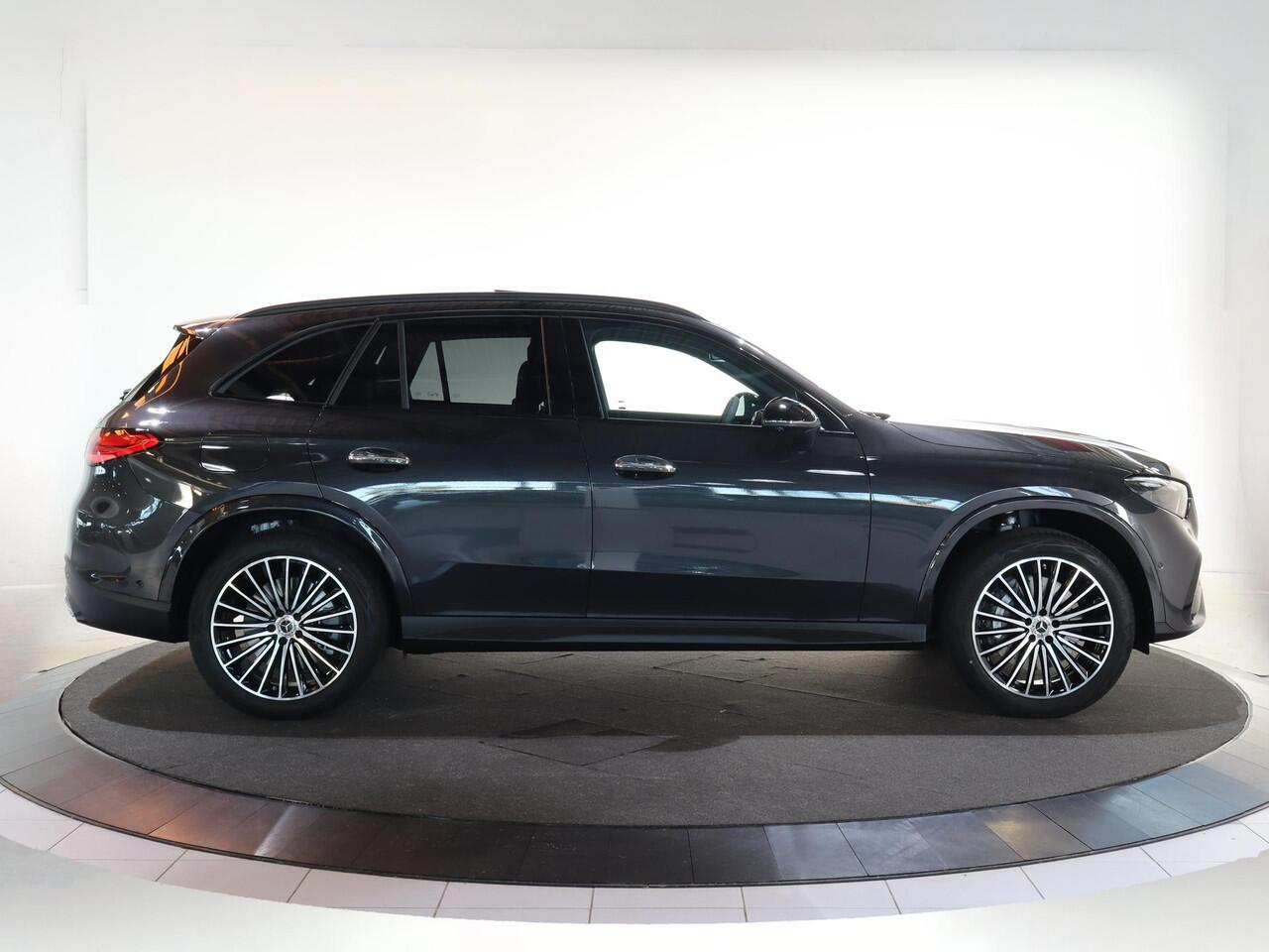 Mercedes-Benz GLC-KLASSE 300e 4MATIC Sport Edition | Panoramaschuifdak | Premium pakket | Nightpakket | 360° camera | Dodehoekassistent | DIGITAL LIGHT |