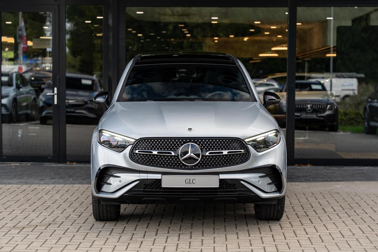 Mercedes-Benz GLC-KLASSE 300e 4MATIC Sport Edition | Panoramaschuifdak | Premium pakket | Nightpakket | 360° camera | Dodehoekassistent | DIGITAL LIGHT |