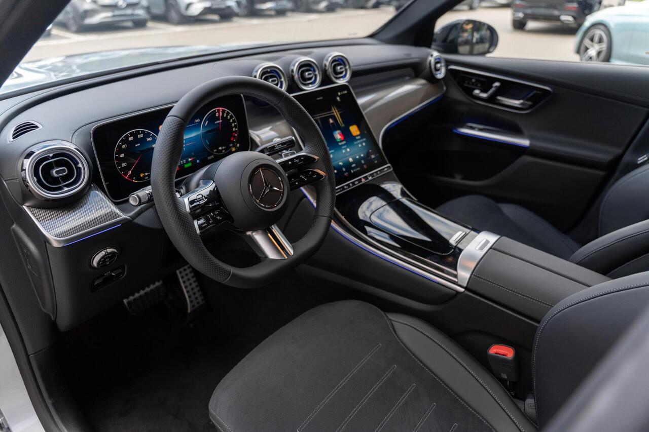 Mercedes-Benz GLC-KLASSE 300e 4MATIC Sport Edition | Panoramaschuifdak | Premium pakket | Nightpakket | 360° camera | Dodehoekassistent | DIGITAL LIGHT |