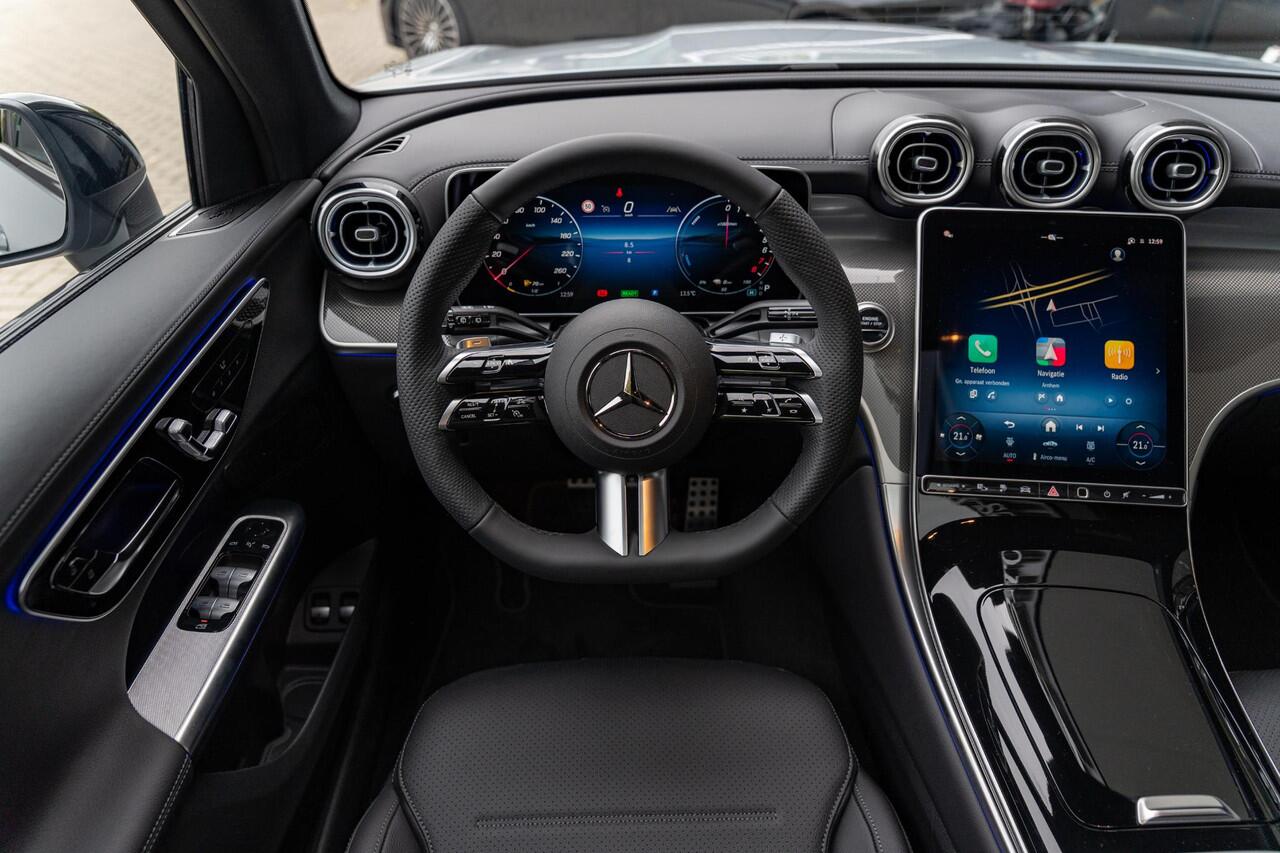 Mercedes-Benz GLC-KLASSE 300e 4MATIC Sport Edition | Panoramaschuifdak | Premium pakket | Nightpakket | 360° camera | Dodehoekassistent | DIGITAL LIGHT | Trekhaak |