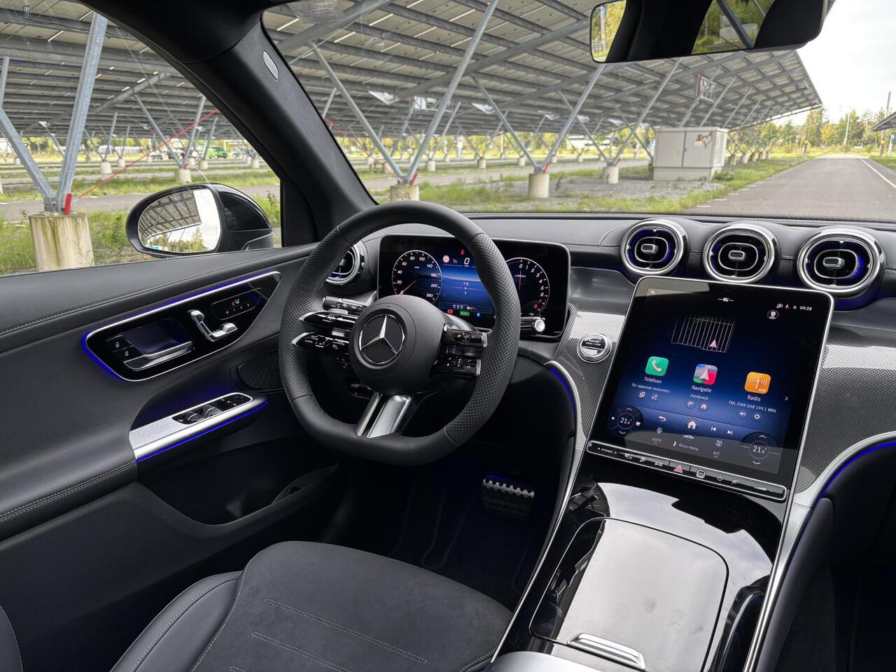 Mercedes-Benz GLC-KLASSE 300e 4MATIC Sport Edition | Night | Panoramaschuifdak | 360° camera | Dodehoekassistent | DIGITAL LIGHT | Trekhaak |