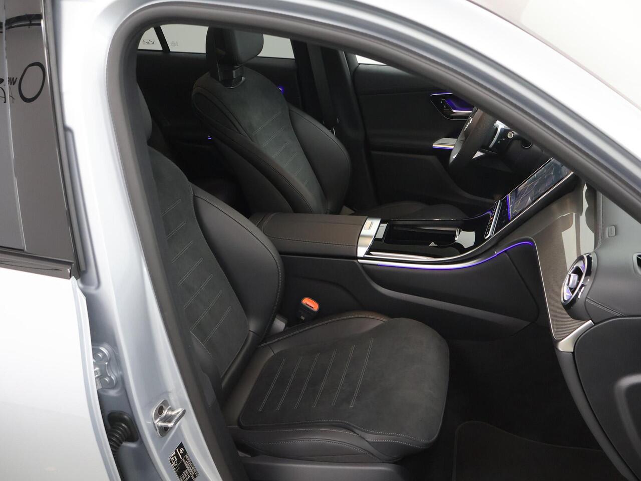 Mercedes-Benz GLC-KLASSE 300e 4MATIC Sport Edition | Panoramaschuifdak | Premium pakket | Nightpakket | 360° camera | Dodehoekassistent | DIGITAL LIGHT | Trekhaak |