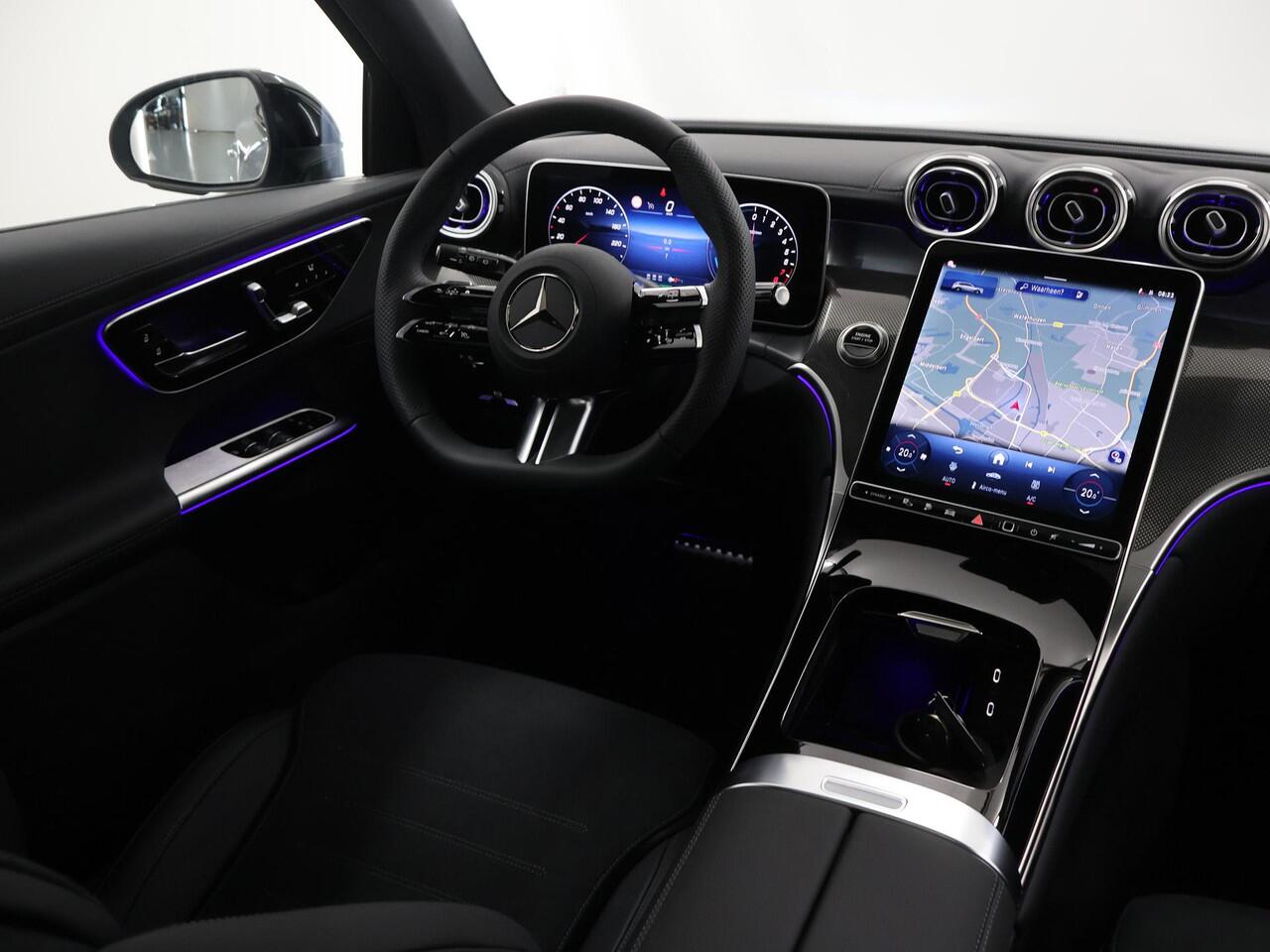 Mercedes-Benz GLC-KLASSE 300e 4MATIC Sport Edition | Panoramaschuifdak | Premium pakket | Nightpakket | 360° camera | Dodehoekassistent | DIGITAL LIGHT | Trekhaak |