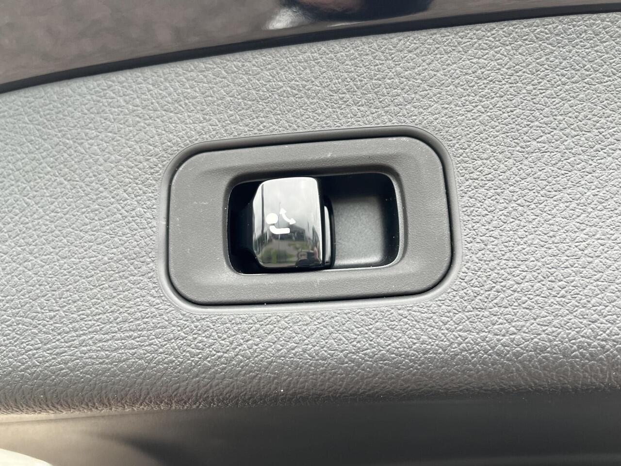 Mercedes-Benz GLC-KLASSE 300e 4MATIC AMG | Trekhaak | Panoramadak