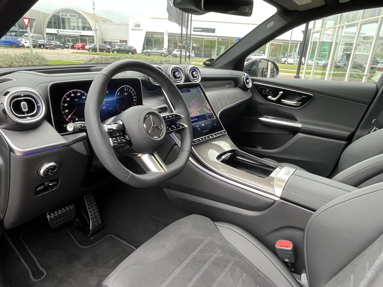 Mercedes-Benz GLC-KLASSE 300e 4MATIC AMG | Trekhaak | Panoramadak