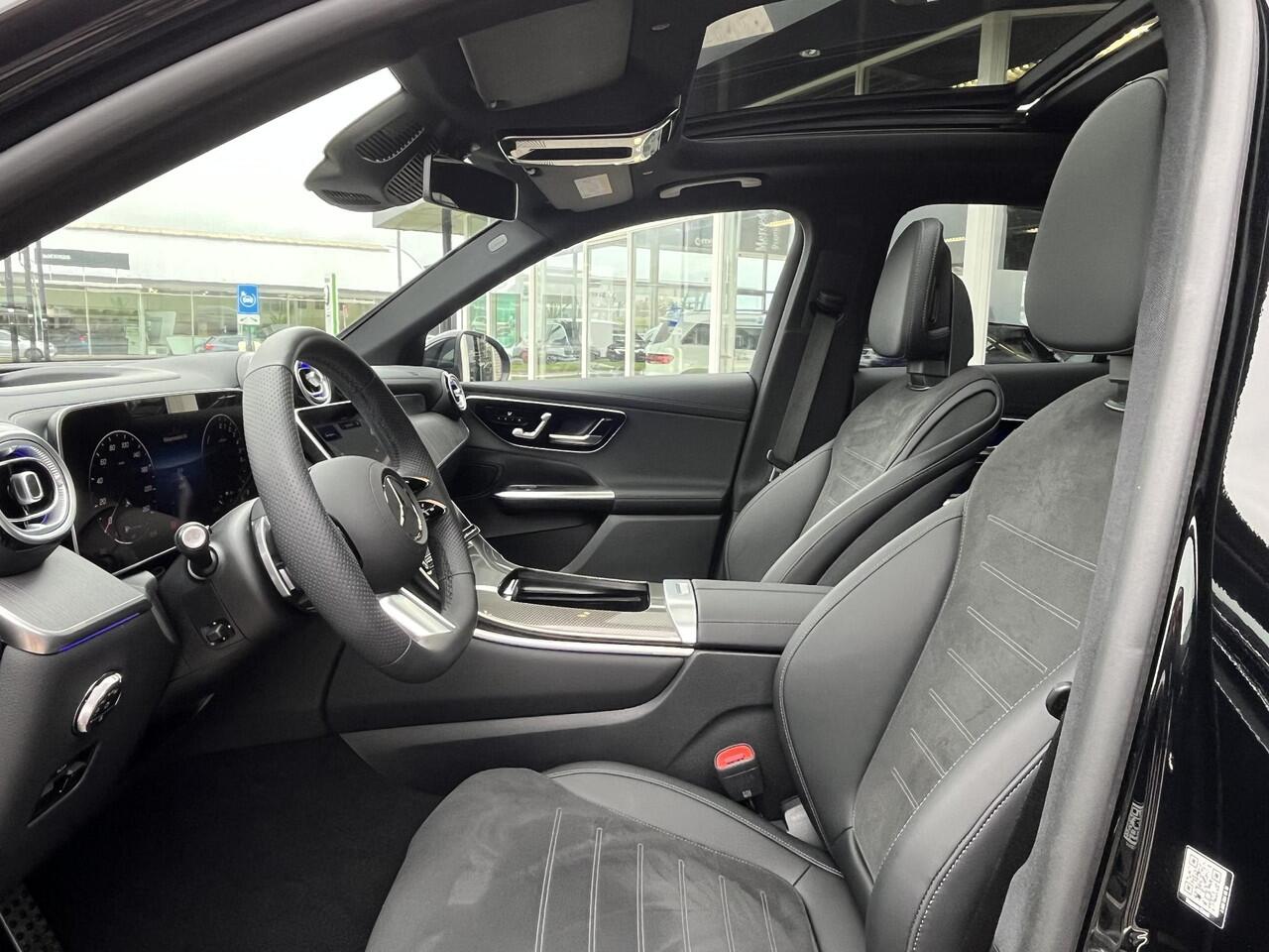 Mercedes-Benz GLC-KLASSE 300e 4MATIC AMG | Trekhaak | Panoramadak