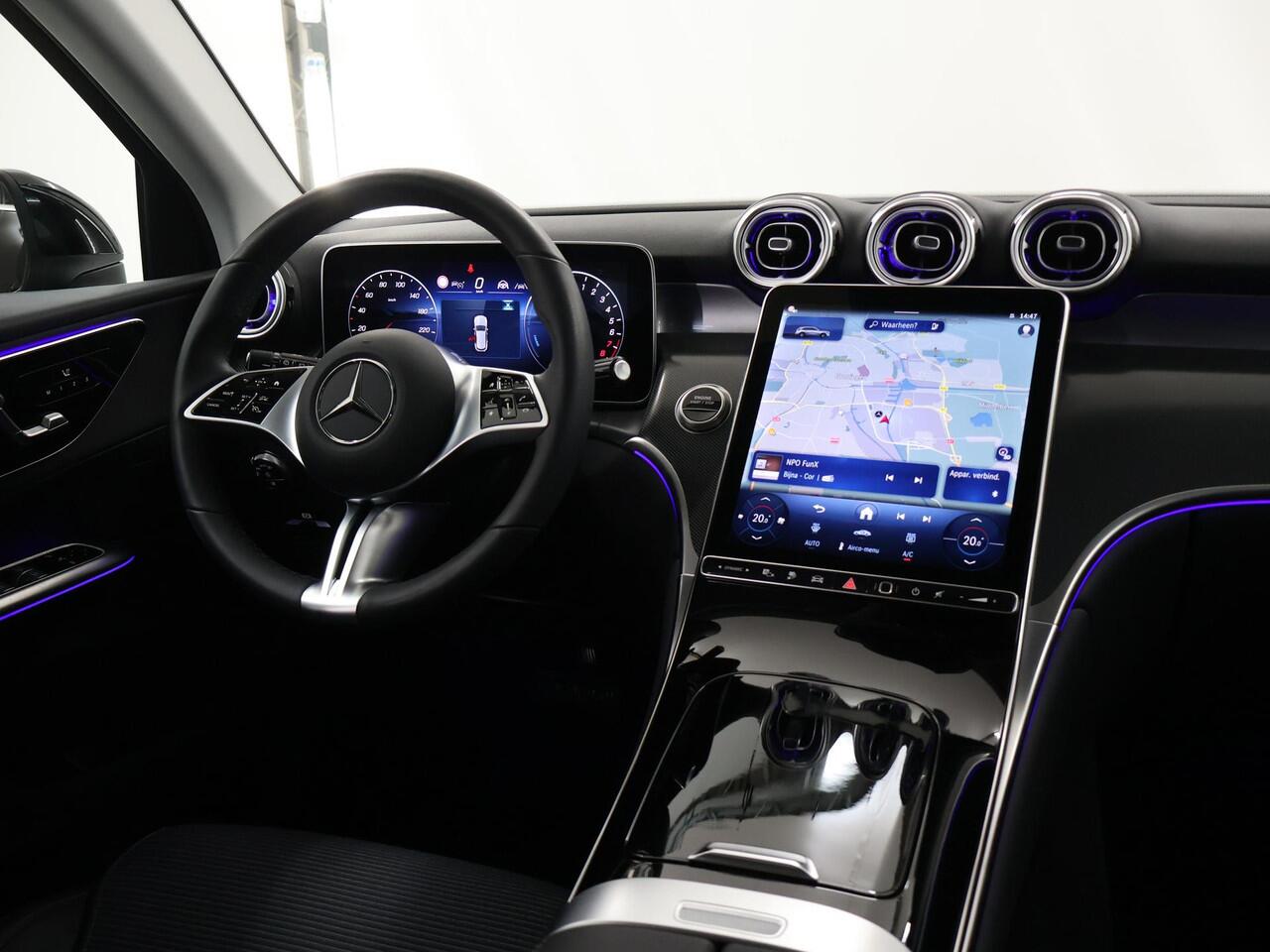 Mercedes-Benz GLC-KLASSE 300e 4MATIC Luxury Line | Rijassistentiepakket | Winter pakket | Trekhaak | 360 camera | Sfeerverlichting |