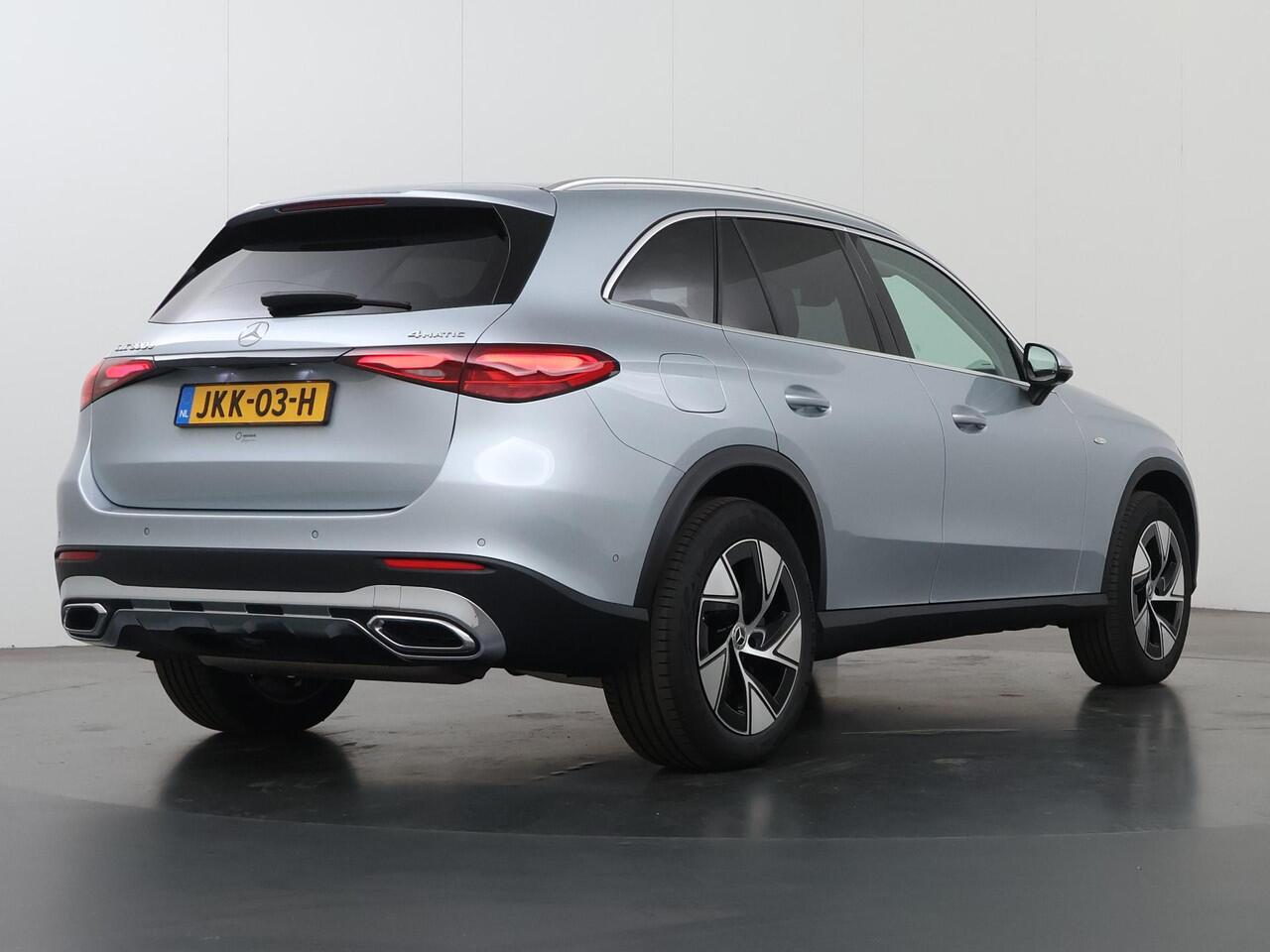 Mercedes-Benz GLC-KLASSE 300e 4MATIC Luxury Line | Rij assistentie pakket | Panoramadak | Trekhaak | 360 camera |