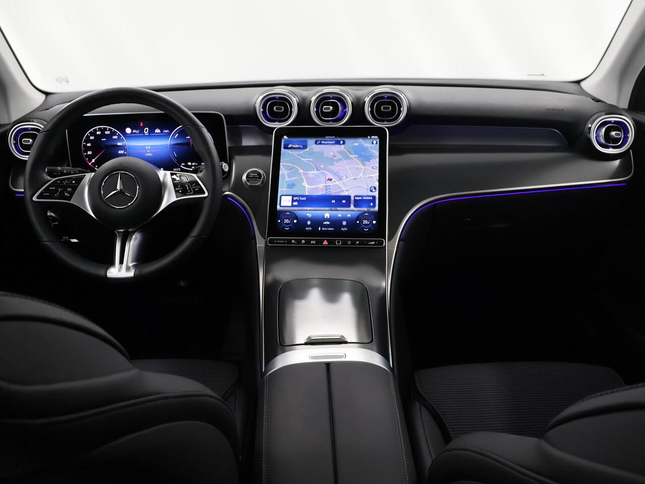 Mercedes-Benz GLC-KLASSE 300e 4MATIC Luxury Line | Rij assistentie pakket | Panoramadak | Trekhaak | 360 camera |