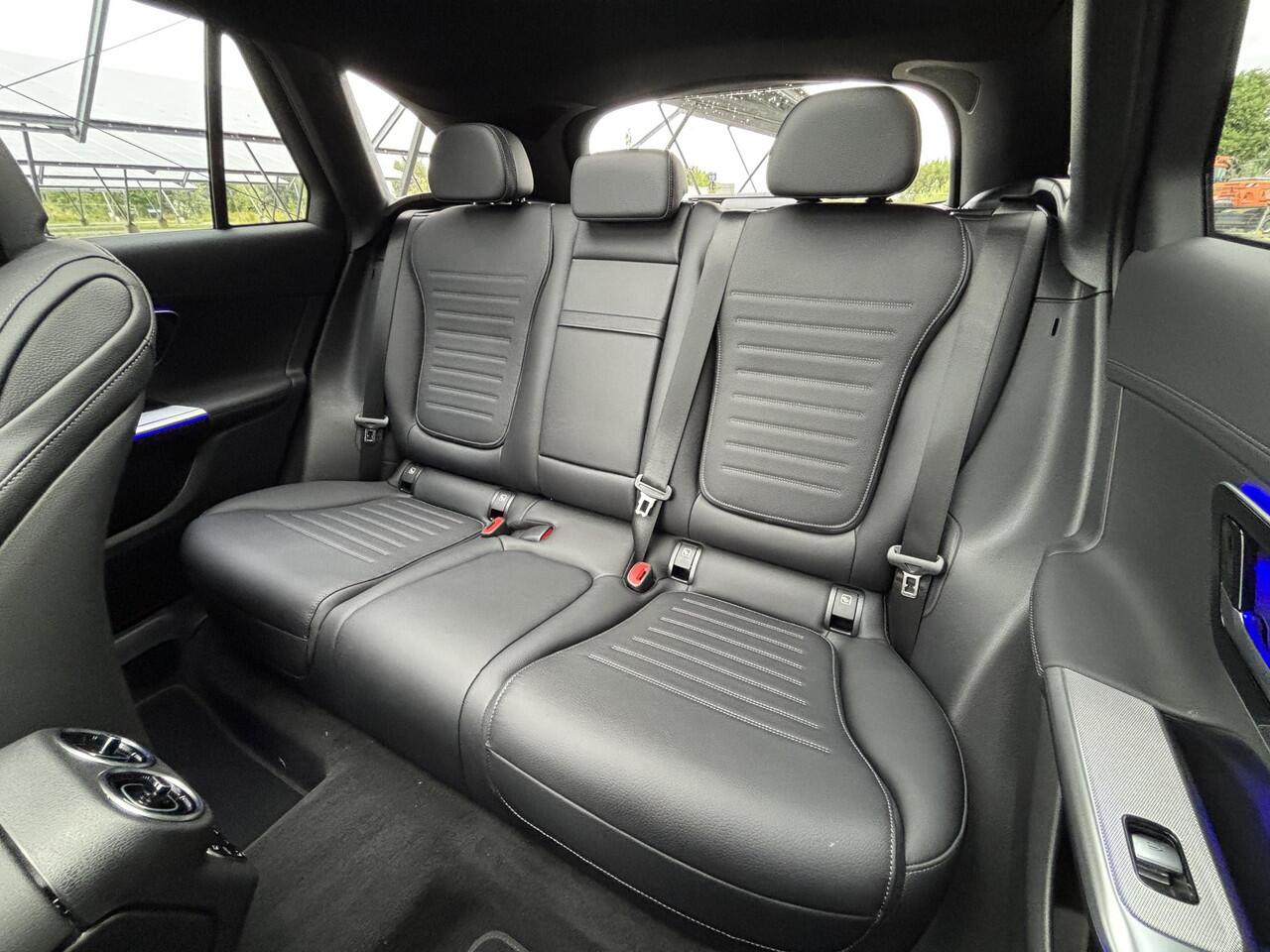 Mercedes-Benz GLC-KLASSE 400e 4MATIC Sport Edition | Night | Panoramadak | Burmester | Rijassistentiepakket + | Airmatic | Head-up display |