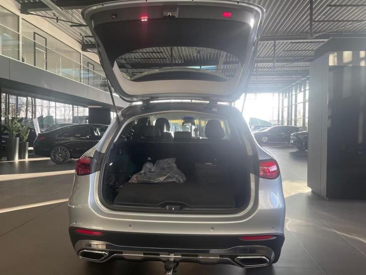 Mercedes-Benz GLC-KLASSE 300e 4MATIC Business Line