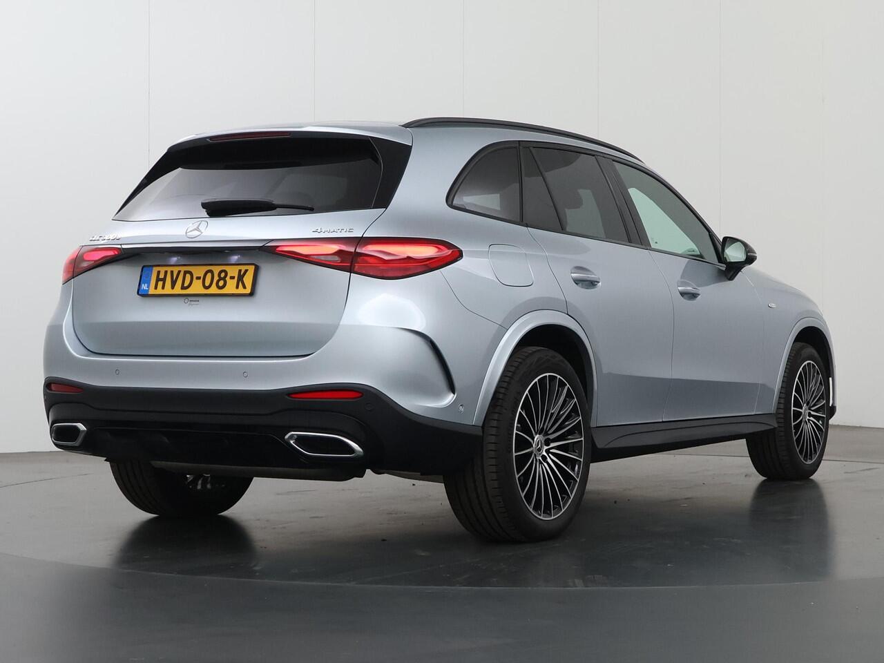 Mercedes-Benz GLC-KLASSE 300e 4MATIC Sport Edition | AMG line | Night | Panoramadak | Sfeerverlichting | Digital light | 360 camera | Stoelverwarming |