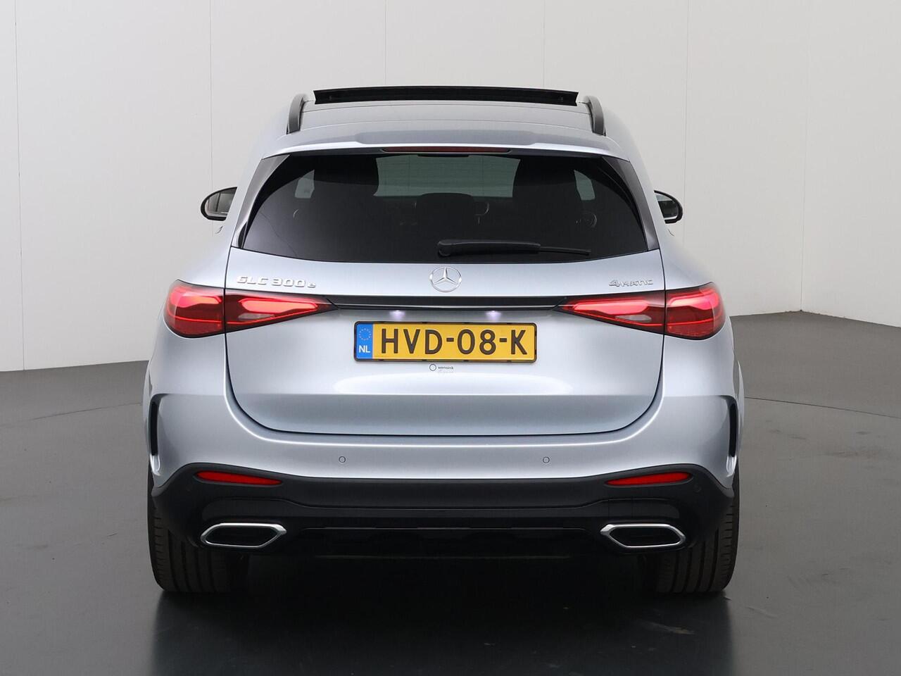 Mercedes-Benz GLC-KLASSE 300e 4MATIC Sport Edition | AMG line | Night | Panoramadak | Sfeerverlichting | Digital light | 360 camera | Stoelverwarming |