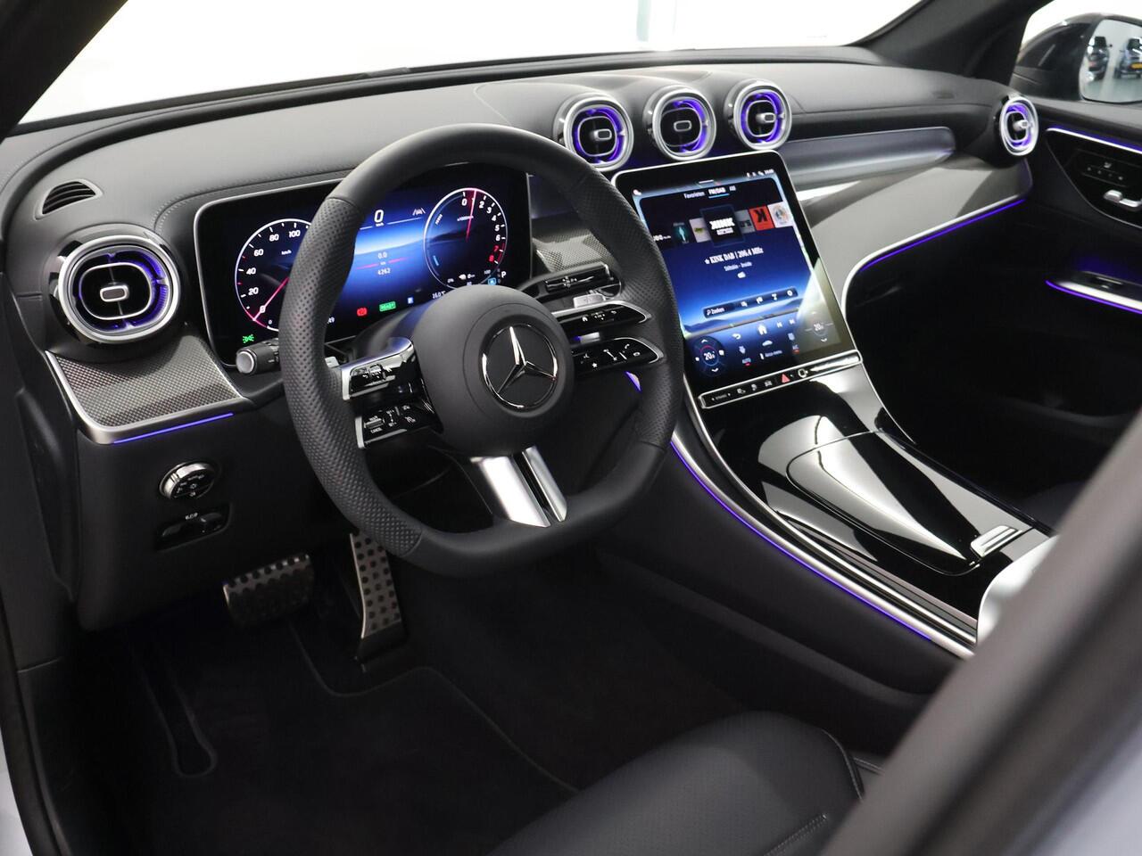 Mercedes-Benz GLC-KLASSE 300e 4MATIC Sport Edition | AMG line | Night | Panoramadak | Sfeerverlichting | Digital light | 360 camera | Stoelverwarming |