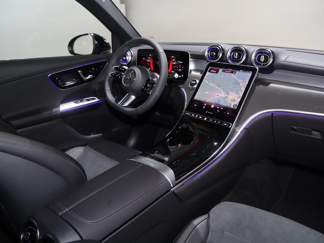 Mercedes-Benz GLC-KLASSE 300e 4MATIC Sport Edition | Panoramaschuifdak | Premium pakket | Trekhaak | 20" AMG-velgen |