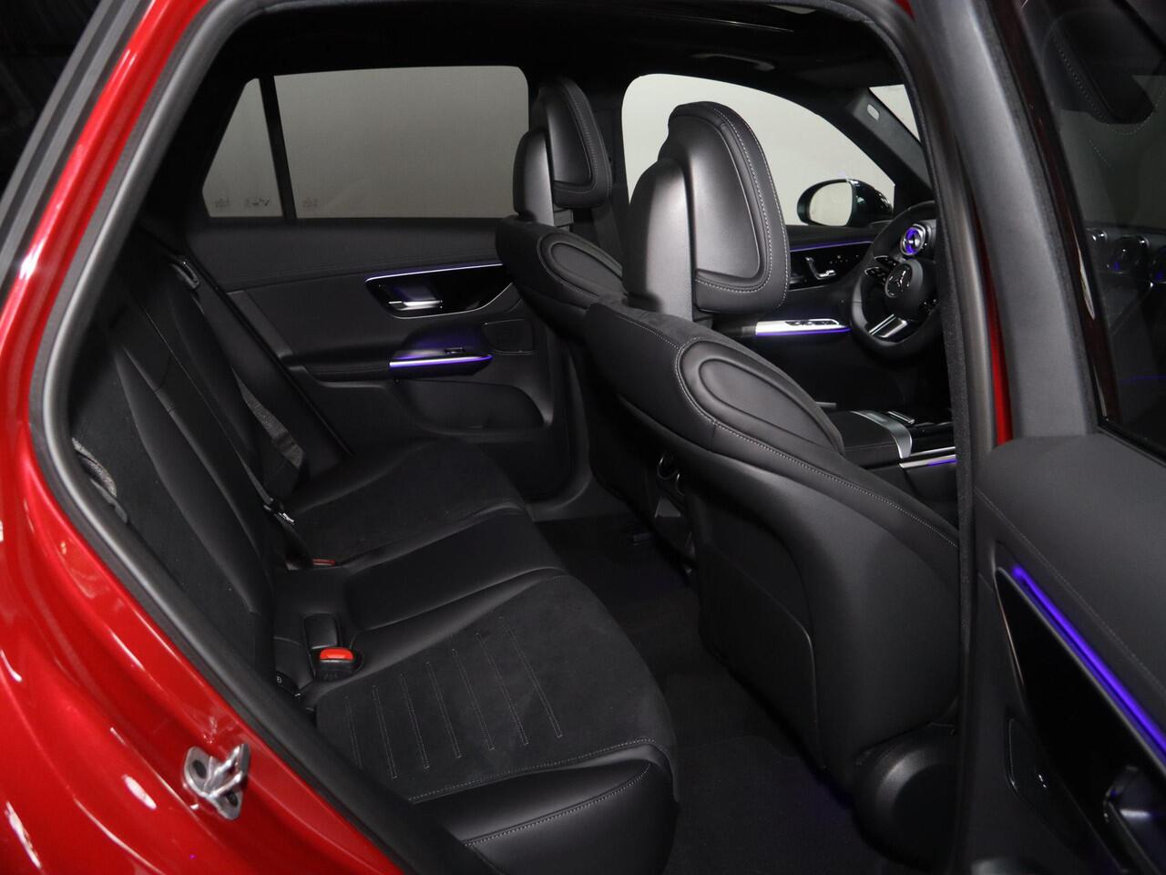 Mercedes-Benz GLC-KLASSE 300e 4MATIC Sport Edition | Panoramaschuifdak | Premium pakket | Trekhaak | 20" AMG-velgen |