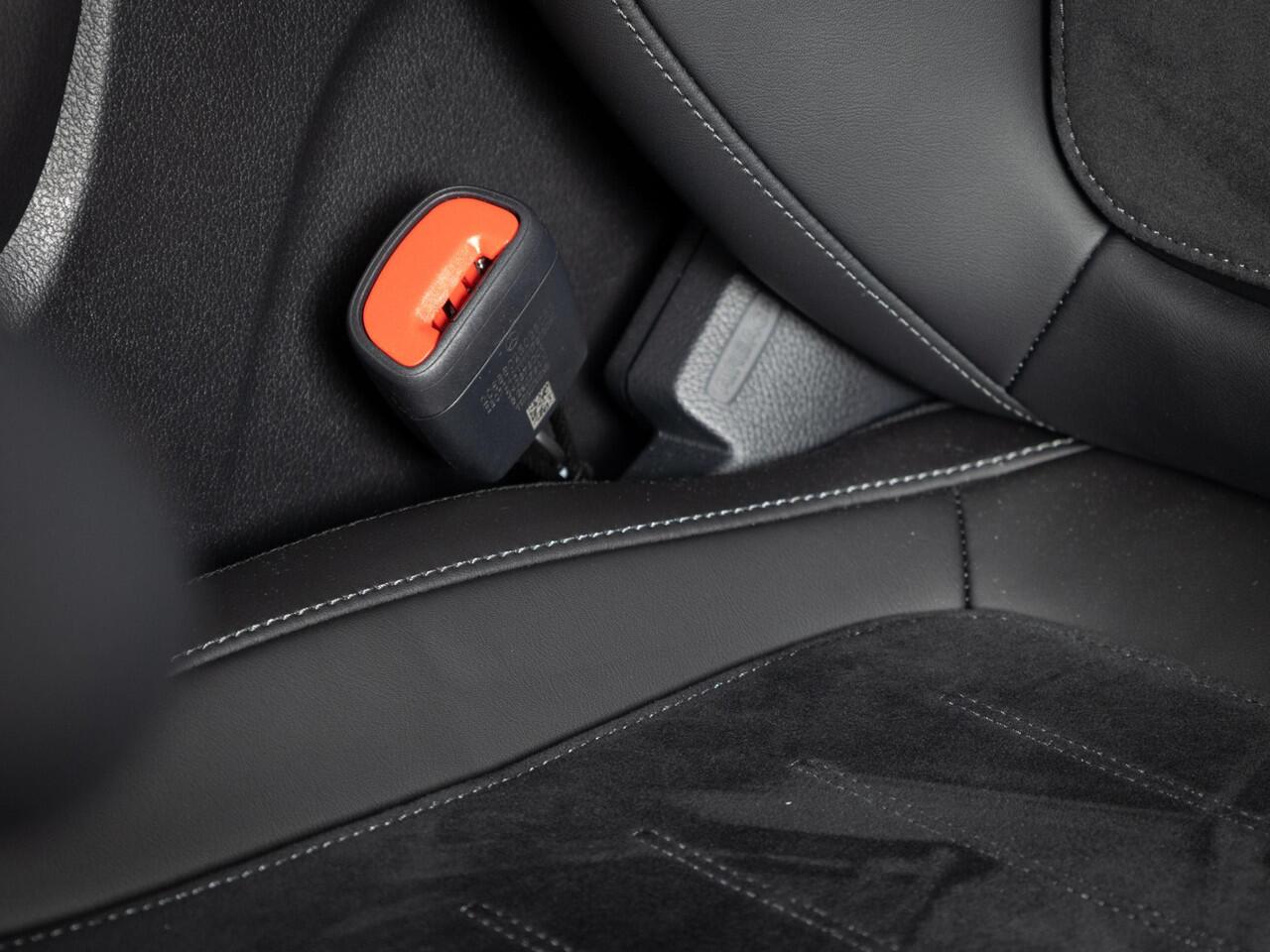 Mercedes-Benz GLC-KLASSE Coupé 300e 4MATIC AMG Line Premium PLUS | Panorama dak | Trekhaak