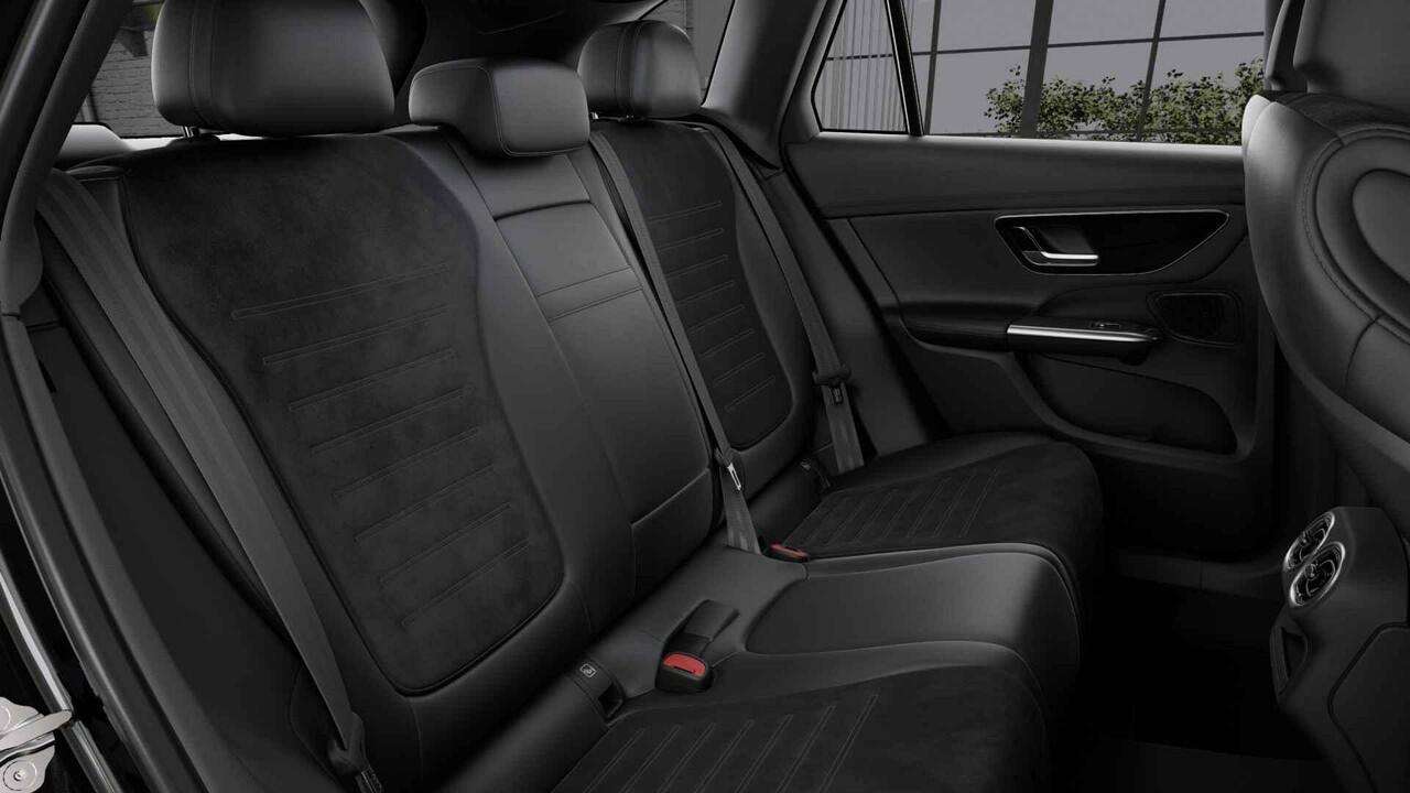 Mercedes-Benz GLC-KLASSE 300e 4MATIC Sport Edition | Panoramaschuifdak | Premium pakket | Nightpakket | 360° camera | Dodehoekassistent | DIGITAL LIGHT | Trekhaak |