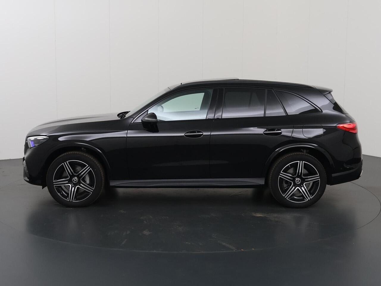 Mercedes-Benz GLC-KLASSE 400e 4MATIC AMG Line | Panoramaschuifdak | Premium pakket | Trekhaak | Night pakket | Dodehoekassistent | DIGITAL LIGHT | 20"AMG velgen |