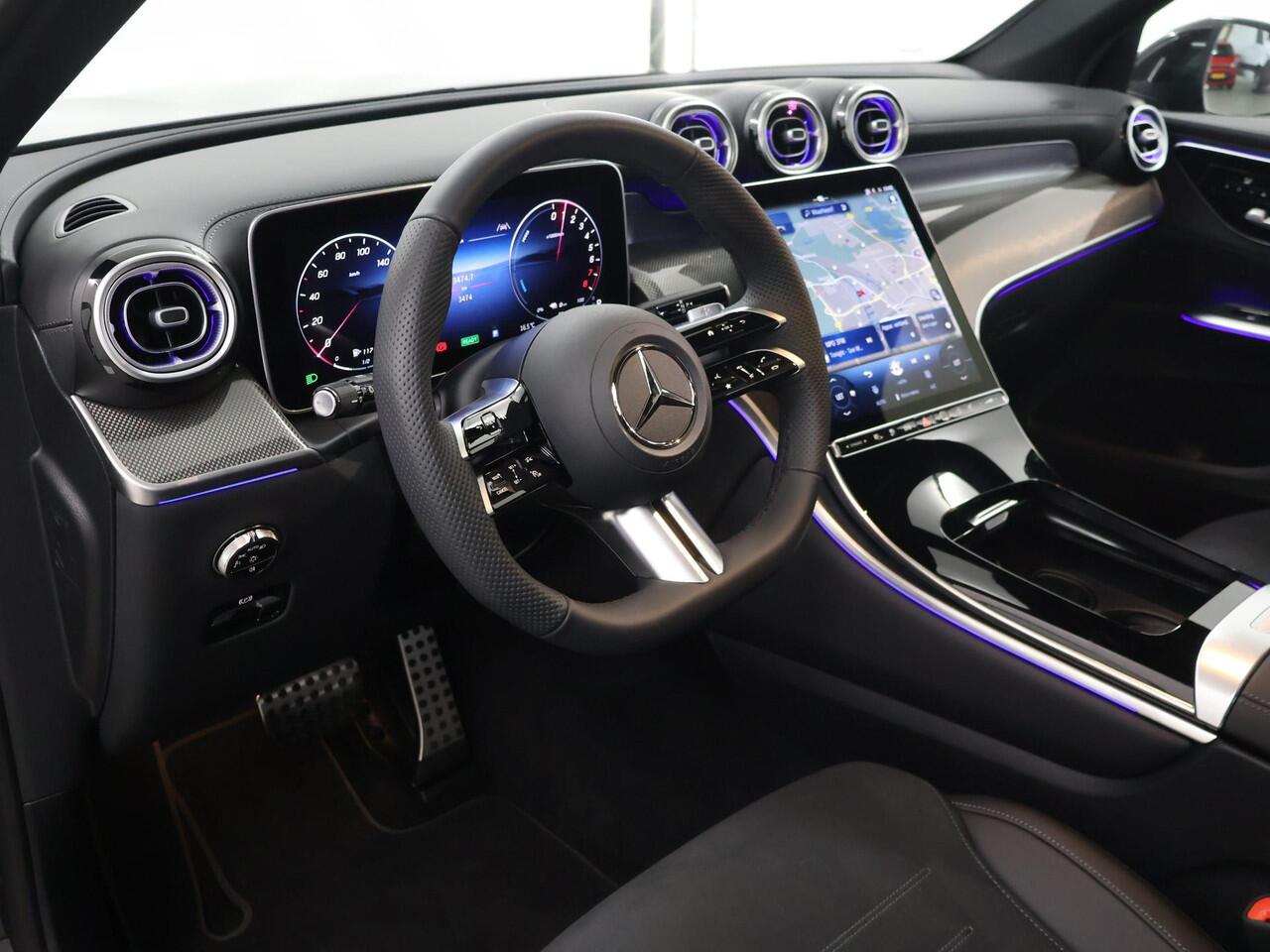 Mercedes-Benz GLC-KLASSE 400e 4MATIC AMG Line | Panoramaschuifdak | Premium pakket | Trekhaak | Night pakket | Dodehoekassistent | DIGITAL LIGHT | 20"AMG velgen |