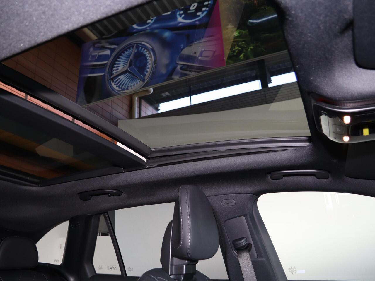 Mercedes-Benz GLC-KLASSE 400e 4MATIC Sport Edition | Panoramaschuifdak | Premium Plus | Winter pakket | Rijassistentiepakket Plus | Trekhaak |