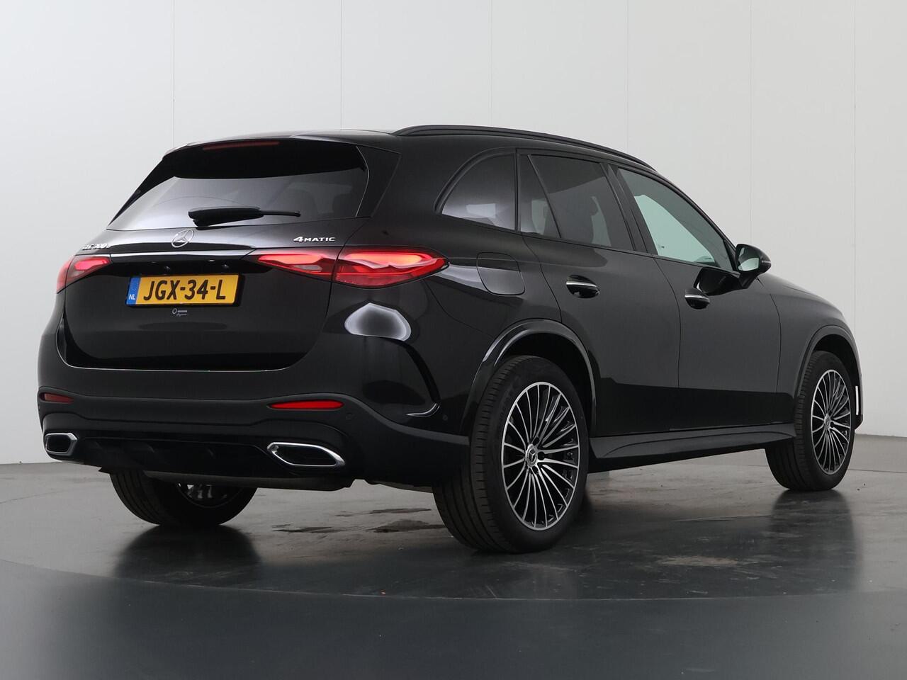 Mercedes-Benz GLC-KLASSE 300e 4MATIC Sport Edition | Panoramaschuifdak | Night | Premium pakket | 360° camera |