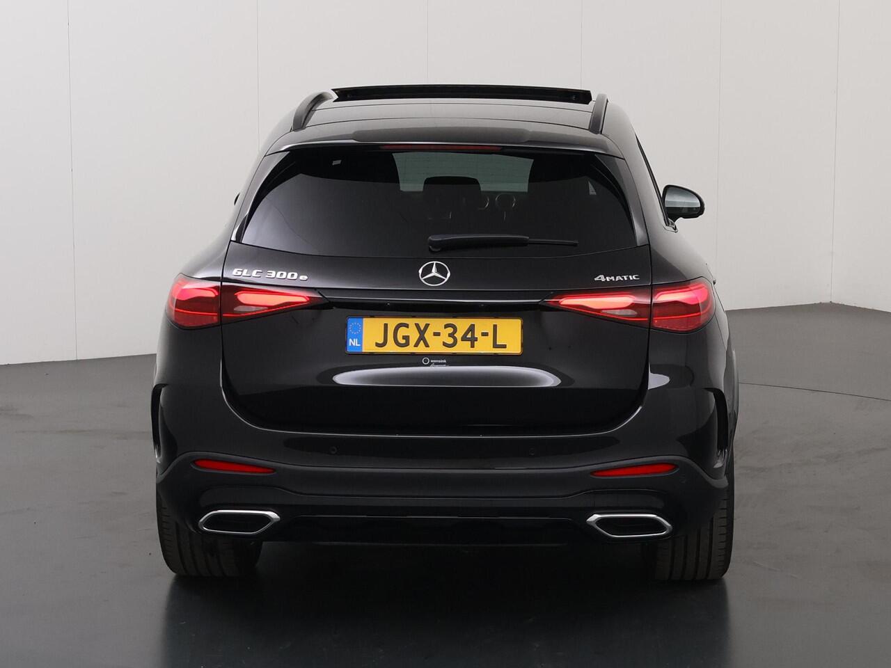 Mercedes-Benz GLC-KLASSE 300e 4MATIC Sport Edition | Panoramaschuifdak | Night | Premium pakket | 360° camera |