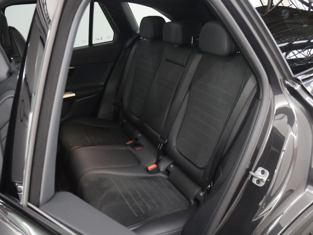 Mercedes-Benz GLC-KLASSE 400e 4MATIC Sport Edition | Panoramaschuifdak | Premium pakket | DIGITAL LIGHT | Night Pakket