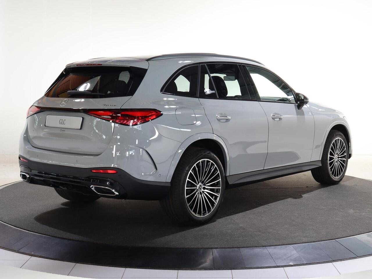 Mercedes-Benz GLC-KLASSE 300e 4MATIC Sport Edition | Panoramaschuifdak | Premium Plus | Rijassistentiepakket plus | Head-up display | Burmester | Nightpakket | Trekhaak |