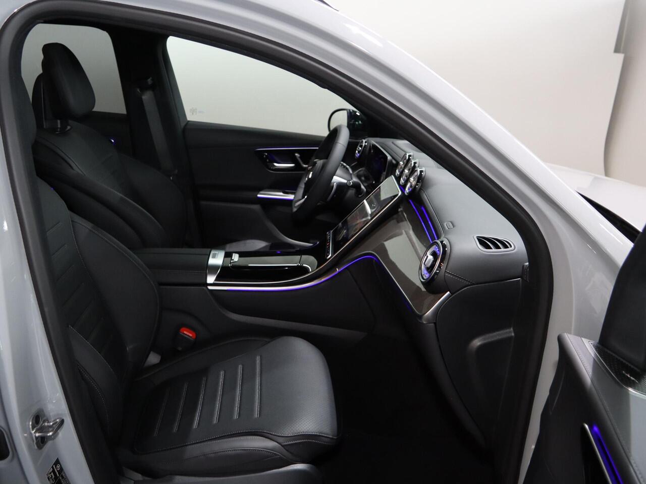 Mercedes-Benz GLC-KLASSE 300e 4MATIC Sport Edition | Panoramaschuifdak | Premium Plus | Rijassistentiepakket plus | Head-up display | Burmester | Nightpakket | Trekhaak |