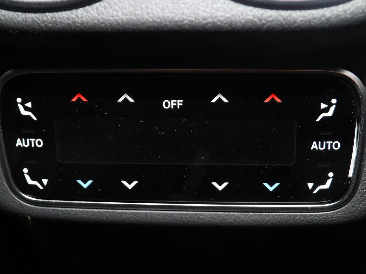 Mercedes-Benz GLC-KLASSE 300e 4MATIC Sport Edition | Panoramaschuifdak | Premium Plus | Night | Rijassistentiepakket Plus | Trekhaak | Burmester |