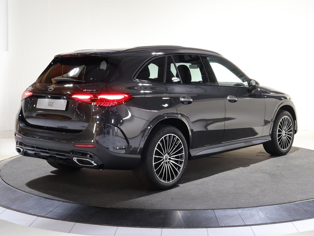Mercedes-Benz GLC-KLASSE 300e 4MATIC Sport Edition | Panoramaschuifdak | Premium Plus | Night | Rijassistentiepakket Plus | Trekhaak | Burmester |