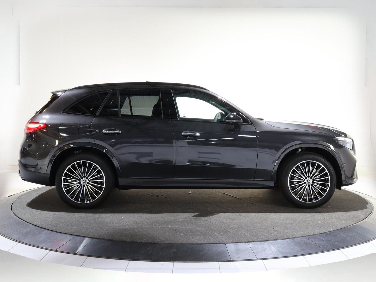 Mercedes-Benz GLC-KLASSE 300e 4MATIC Sport Edition | Panoramaschuifdak | Premium Plus | Night | Rijassistentiepakket Plus | Trekhaak | Burmester |
