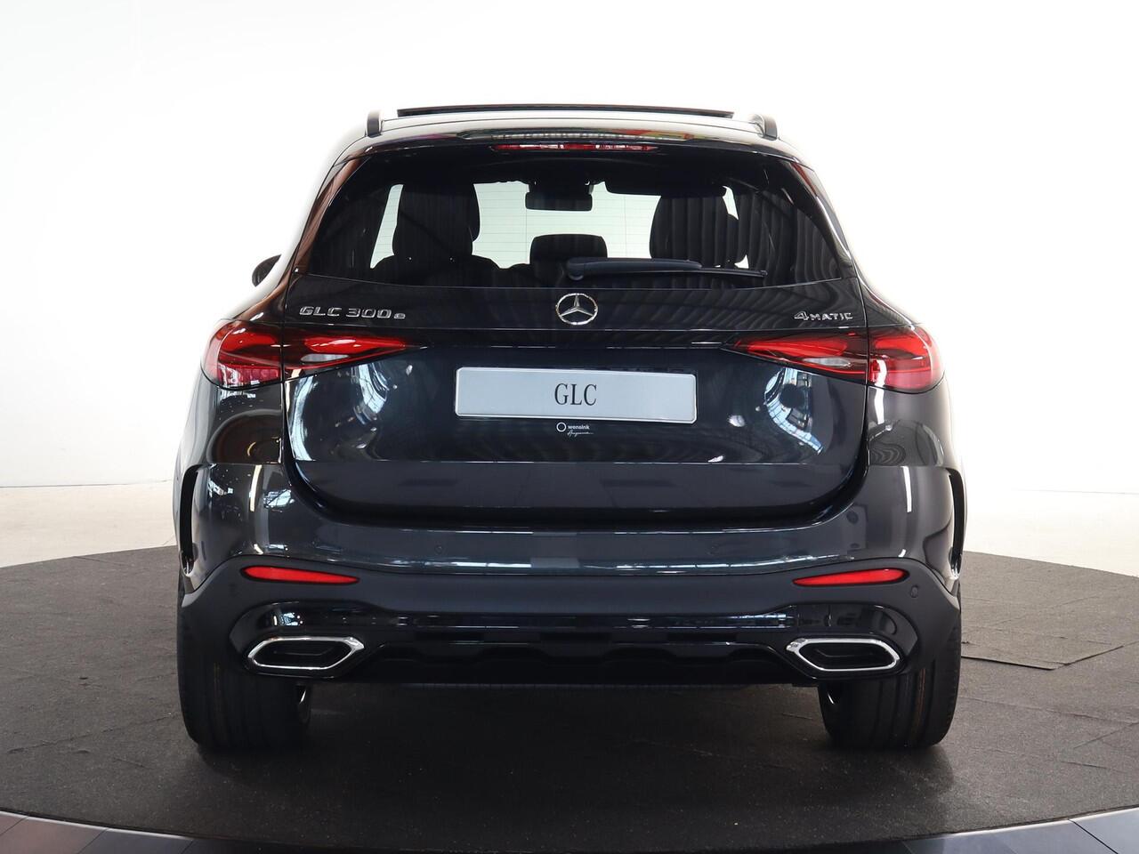 Mercedes-Benz GLC-KLASSE 300e 4MATIC Sport Edition | Night | Panoramaschuifdak | 360° camera | Dodehoekassistent | DIGITAL LIGHT |