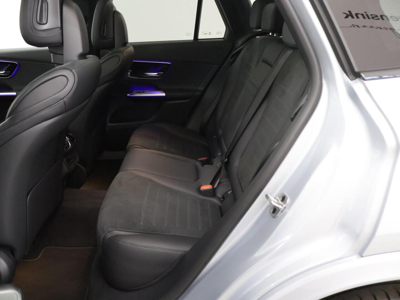 Mercedes-Benz GLC-KLASSE 300e 4MATIC Sport Edition | Panoramaschuifdak | Premium pakket | Nightpakket | 360° camera | Dodehoekassistent | DIGITAL LIGHT | Trekhaak |