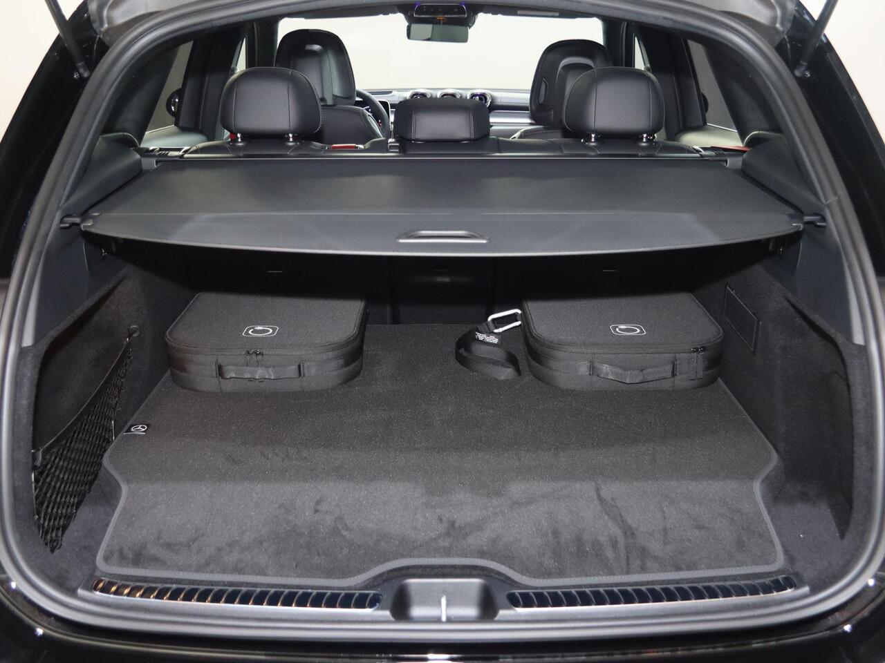 Mercedes-Benz GLC-KLASSE 300e 4MATIC Sport Edition | Panoramaschuifdak | Premium Plus | Rijassistentiepakket | Nappa Leder | Burmester | Head-up | 360°-camera |