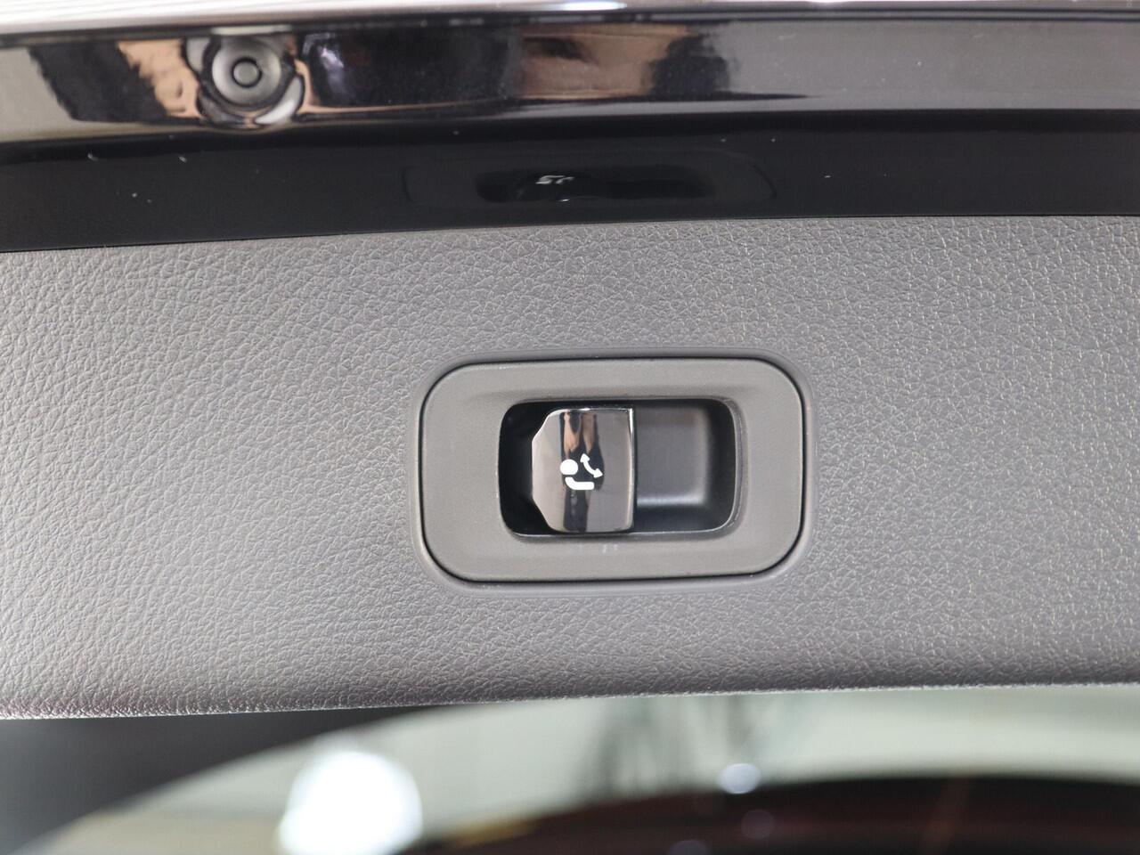 Mercedes-Benz GLC-KLASSE 300e 4MATIC Sport Edition | Panoramaschuifdak | Premium Plus | Rijassistentiepakket | Nappa Leder | Burmester | Head-up | 360°-camera |