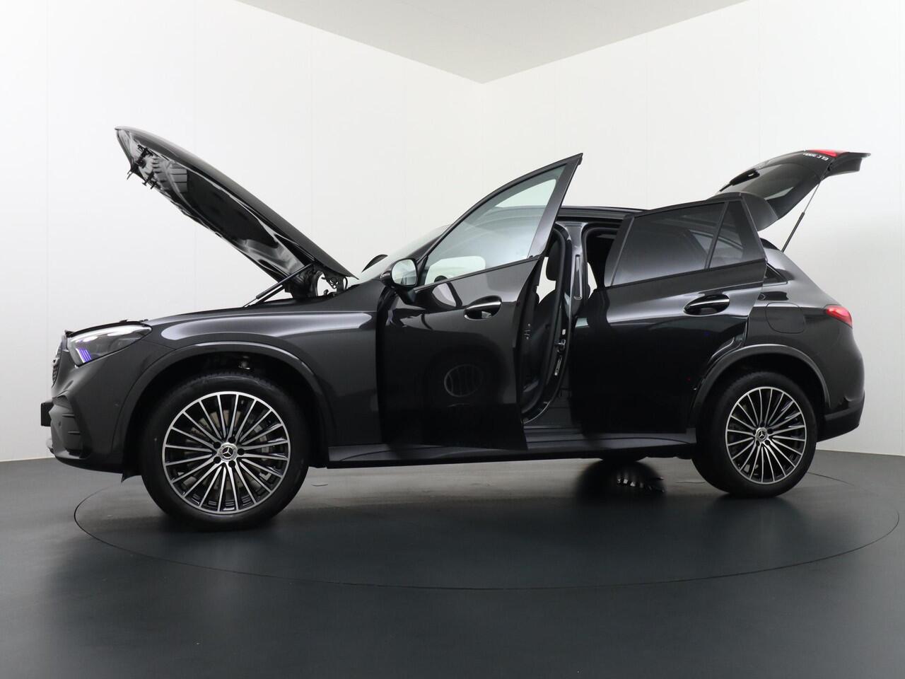 Mercedes-Benz GLC-KLASSE 300e 4MATIC Sport Edition | Memorystoelen | Panorama - Schuifdak | Niveaureling | Trekhaak Wegklapbaar | 360° Camera | Apple Carplay & Android Auto | Sfeerverlichting