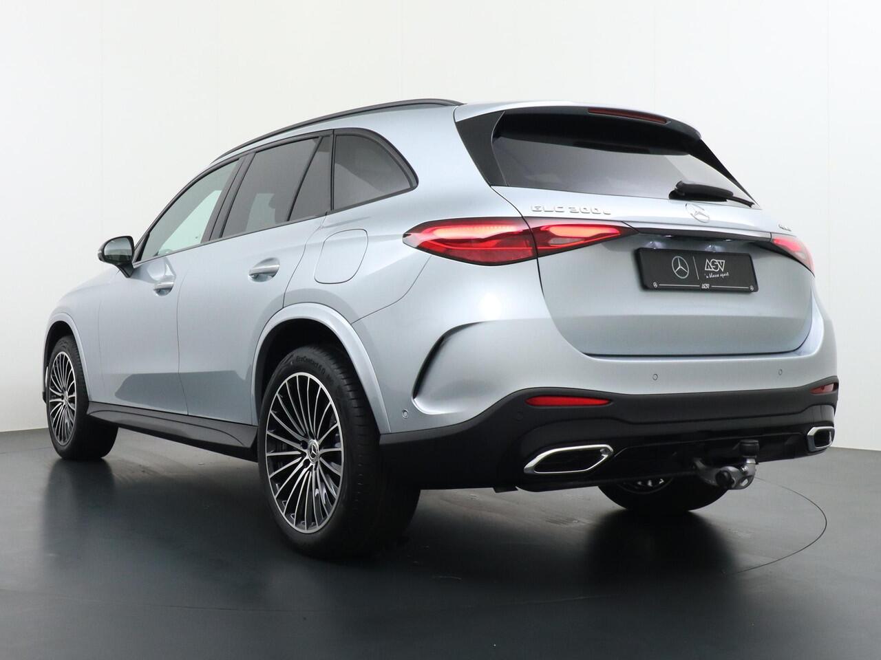 Mercedes-Benz GLC-KLASSE 300e 4MATIC Sport Edition | Panorama - Schuifdak | Trekhaak Wegklapbaar | Digital Light | Niveauregeling | 360° Camera | Memorystoelen | Apple Carplay & Android Auto