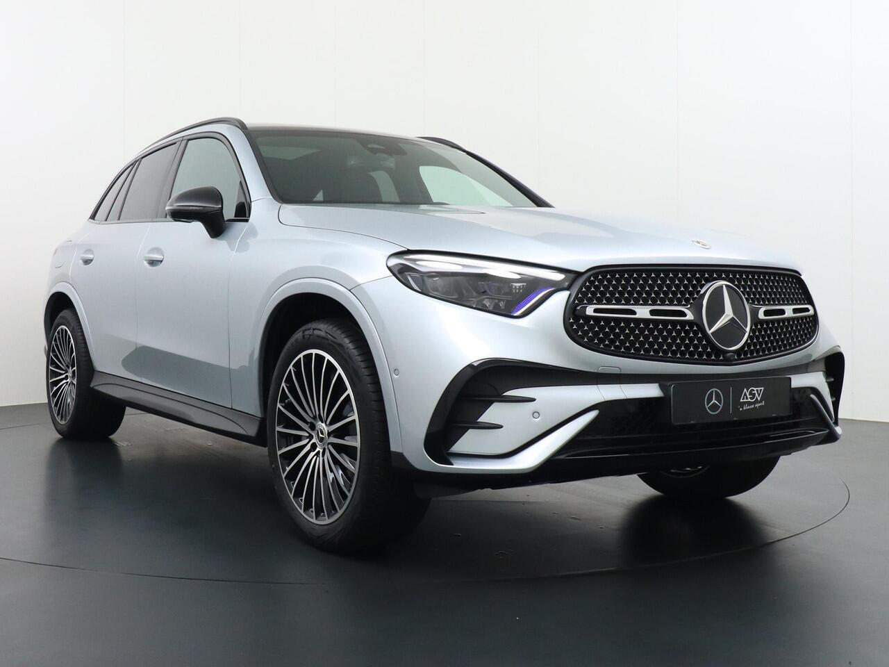 Mercedes-Benz GLC-KLASSE 300e 4MATIC Sport Edition | Panorama - Schuifdak | Trekhaak Wegklapbaar | Digital Light | Niveauregeling | 360° Camera | Memorystoelen | Apple Carplay & Android Auto