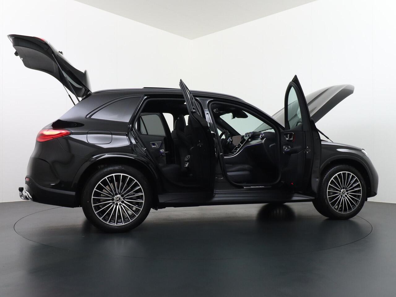 Mercedes-Benz GLC-KLASSE 300e 4MATIC Sport Edition | Massagestoelen Voorin | Luchtvering | Achterasbesturing | Distronic Cruise Control | Memorystoelen | Panorama - Schuifdak | Head-Up Display | Burmester Surround Sound