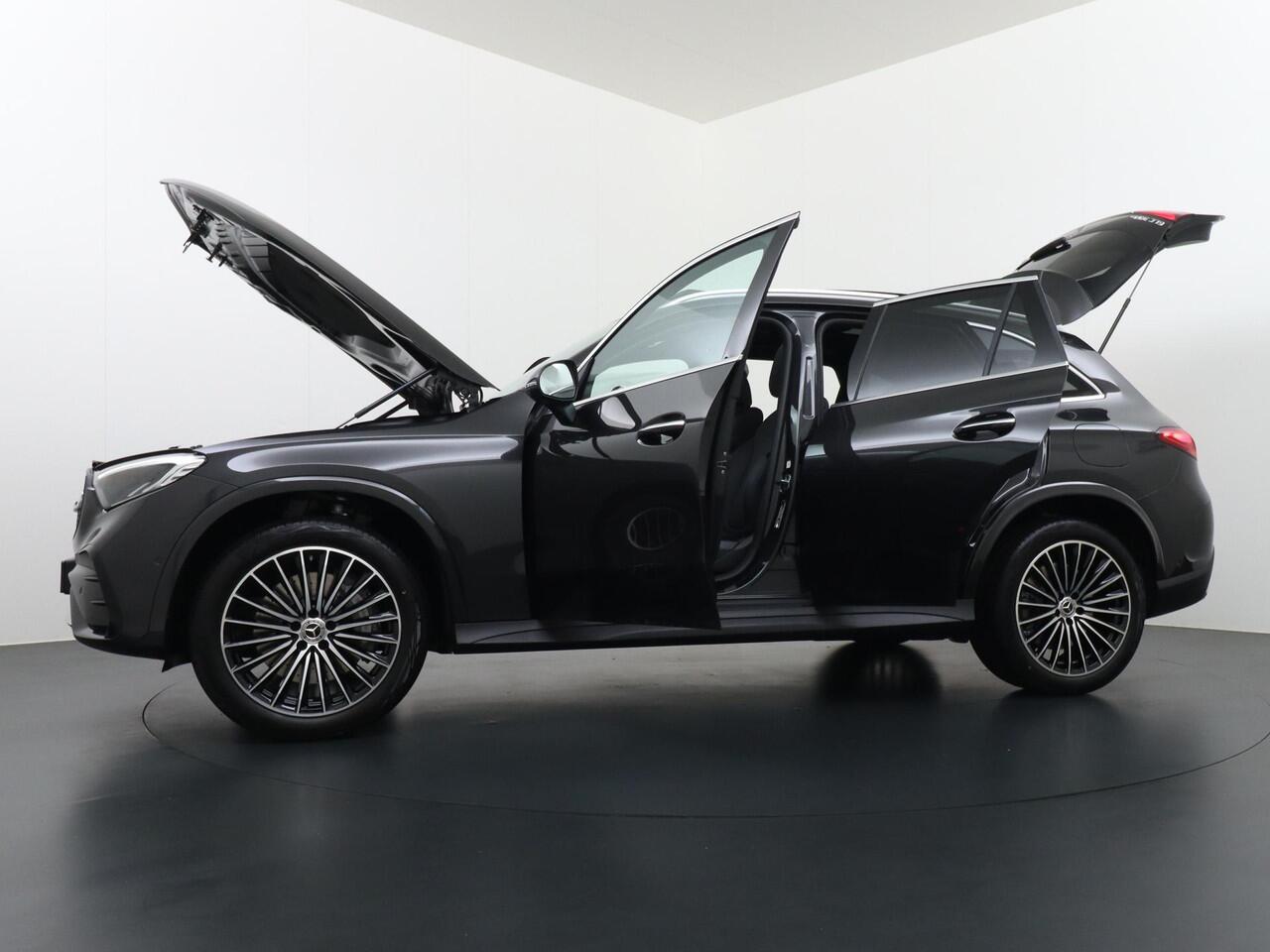 Mercedes-Benz GLC-KLASSE 300e 4MATIC Sport Edition | Distronic Cruise Control | Massagestoelen Voorin | Memoryseats | Panorama - Schuifdak | Head-Up Display | 360° Camera | Burmester Surround Sound