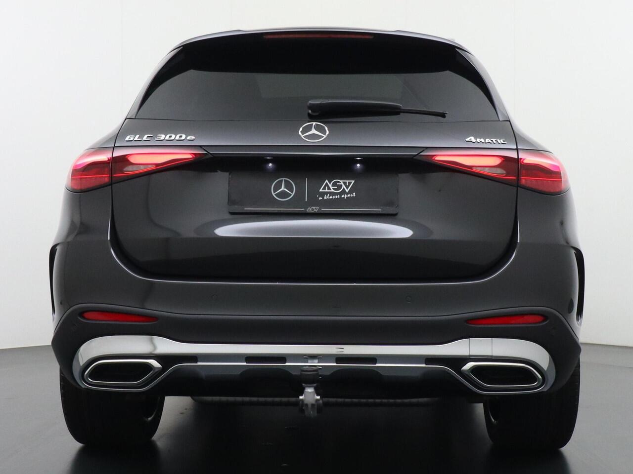 Mercedes-Benz GLC-KLASSE 300e 4MATIC Sport Edition | Distronic Cruise Control | Massagestoelen Voorin | Memoryseats | Panorama - Schuifdak | Head-Up Display | 360° Camera | Burmester Surround Sound