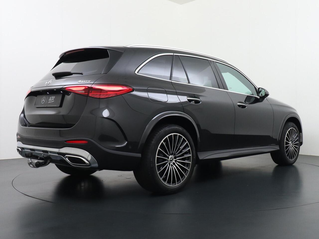 Mercedes-Benz GLC-KLASSE 300e 4MATIC Sport Edition | Distronic Cruise Control | Massagestoelen Voorin | Memoryseats | Panorama - Schuifdak | Head-Up Display | 360° Camera | Burmester Surround Sound