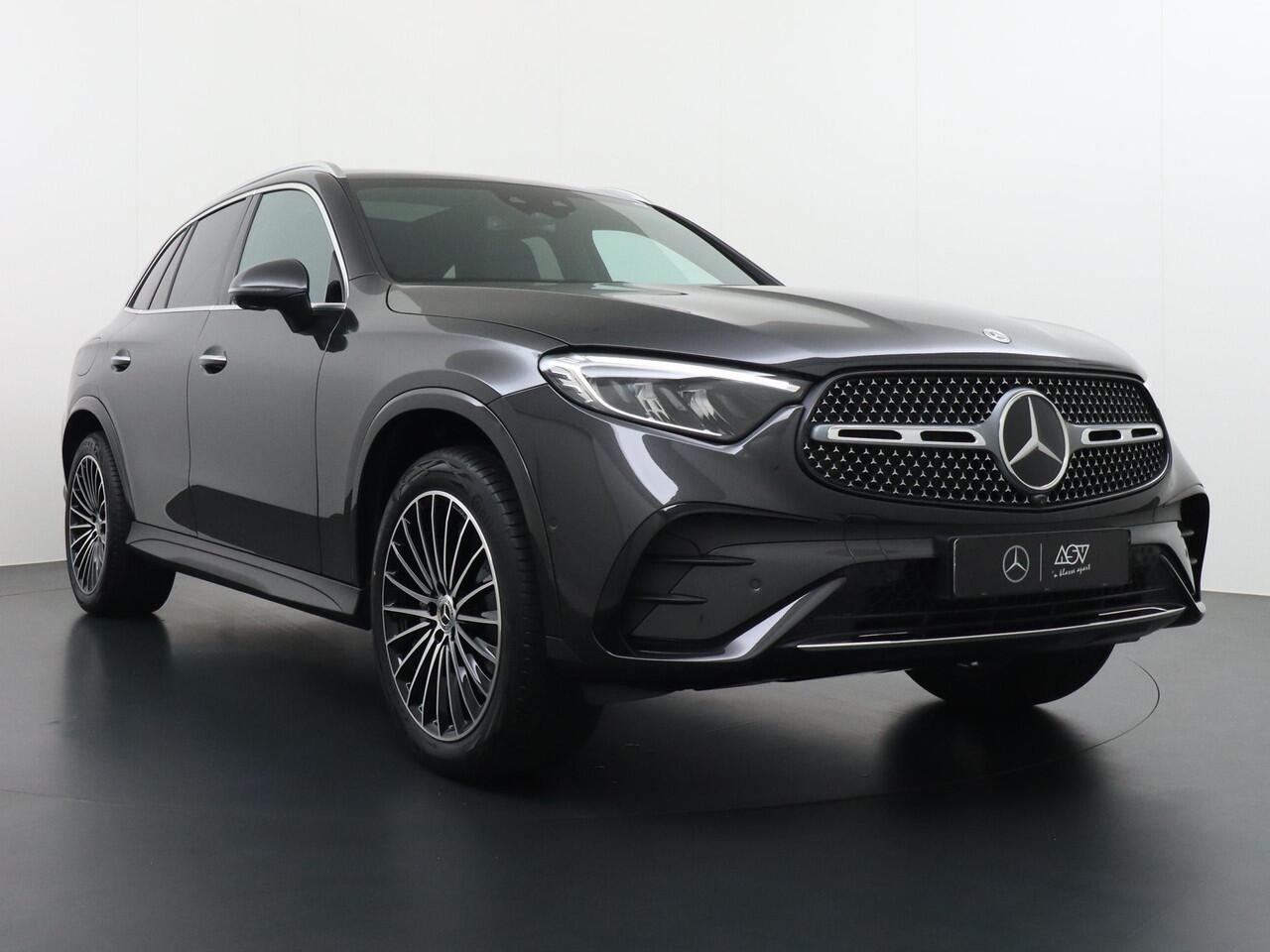 Mercedes-Benz GLC-KLASSE 300e 4MATIC Sport Edition | Distronic Cruise Control | Massagestoelen Voorin | Memoryseats | Panorama - Schuifdak | Head-Up Display | 360° Camera | Burmester Surround Sound