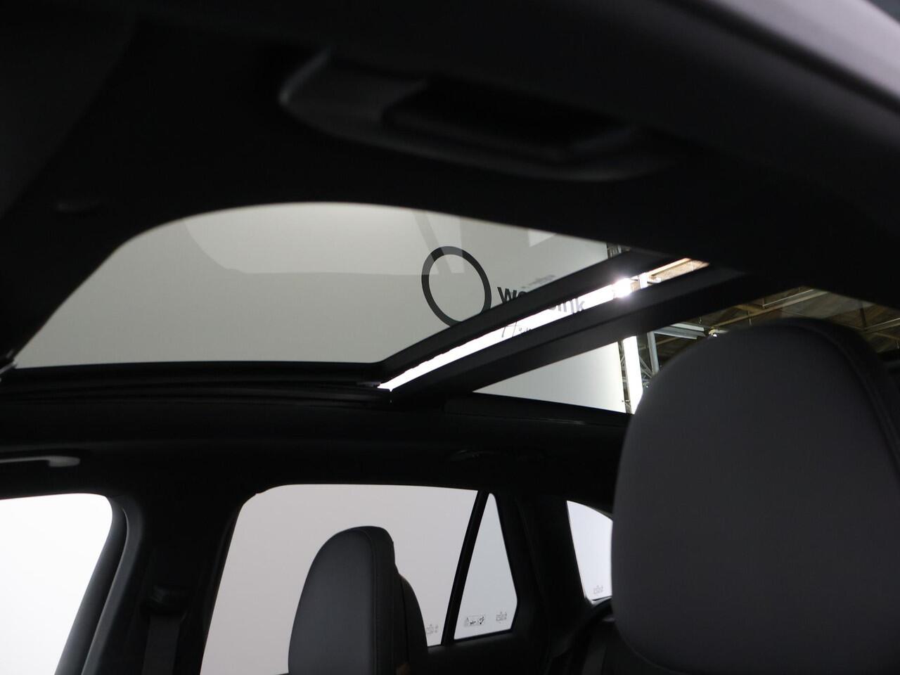 Mercedes-Benz GLC-KLASSE 300e 4MATIC Sport Edition | Panoramaschuifdak | Premium pakket | Nightpakket | 360° camera | Dodehoekassistent | DIGITAL LIGHT |