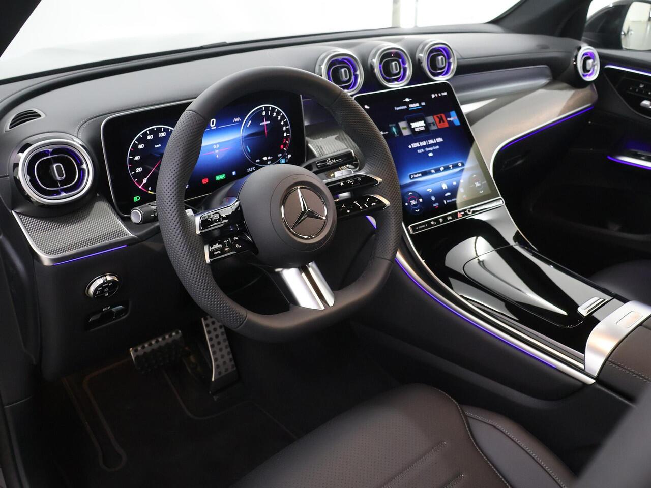 Mercedes-Benz GLC-KLASSE 300e 4MATIC Sport Edition | Panoramaschuifdak | Premium pakket | Nightpakket | 360° camera | Dodehoekassistent | DIGITAL LIGHT |